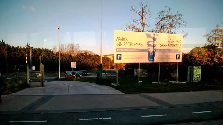 Aparcamiento intermodal ubicado en Trinitarios con motivo de la amabilización impuesta por el Ayuntamiento de Pamplona. NAVARRA.COM