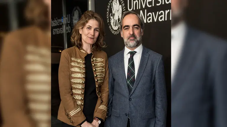 El autor del libro, Jorge Delgado, junto a la directora general de Google en Espa&ntilde;a y Portugal, Fuencisla Clemares, autora del pr&oacute;logo