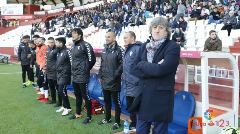 Martín Monreal en el banquillo del Albacete. La Liga.