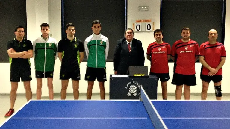 Tenis de mesa en las instalaciones de Oberena.