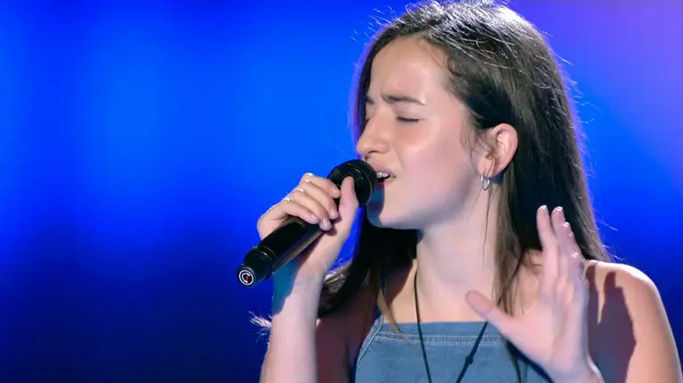 La joven cantante navarra Sara Ilarregui durante su actuación en La Voz Kids. TWITTER