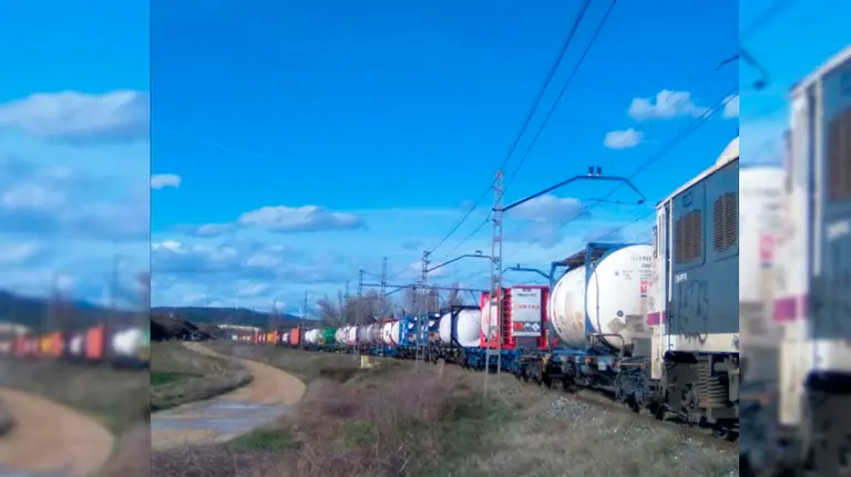 La locomotora que se ha indenciado en Garinoain TWITTER BOMBEROS