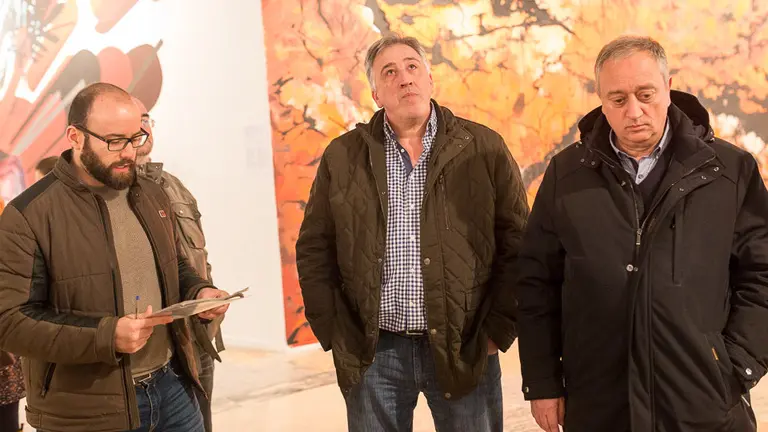 Ediles del Ayuntamiento de Pamplona visitan el edificio de Los Caídos con la presencia del alcalde, Joseba Asiron (32). IÑIGO ALZUGARAY