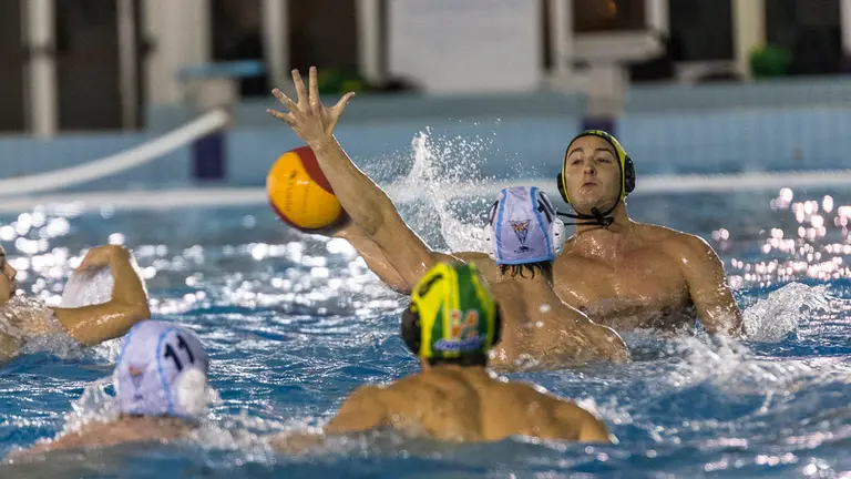 Partido de la Liga Premaat-División de Honor entre Waterpolo Navarra y CN Barcelona  (12). IÑIGO ALZUGARAY