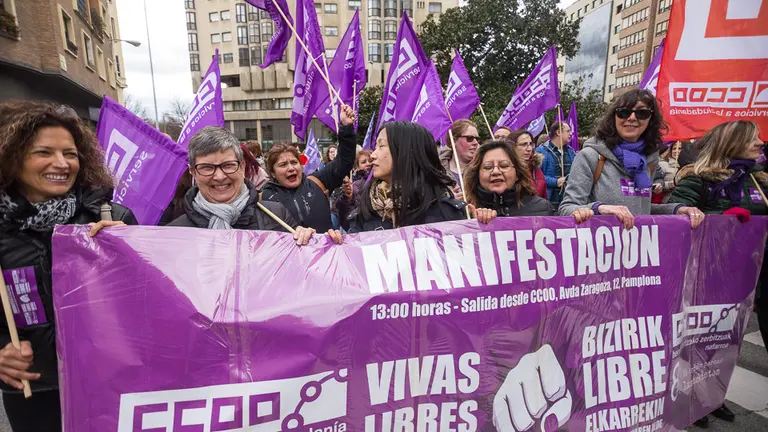 Manifestación convocada de forma unitaria por UGT y CCOO con sus reivindicaciones en el Día de la Mujer (24). IÑIGO ALZUGARAY