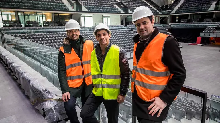 Urdiáin, Fernández y Goñi de visita en el Pabellón Navarra Arena.