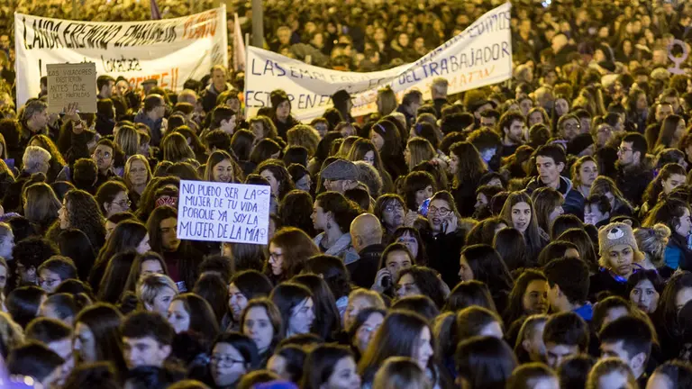 Manifestación en Pamplona en el Día Internacional de la Mujer (16). IÑIGO ALZUGARAY