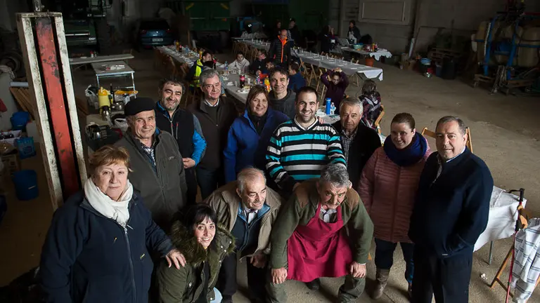 Miles de peregrinos caminan hacia Javier en la segunda Javierada de 2018. PABLO LASAOSA 36