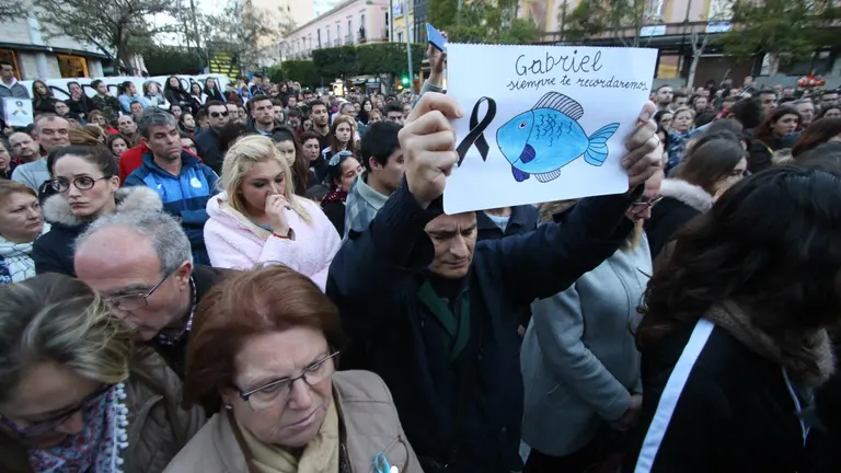 Cinco minutos de silencio en el ayuntamiento de Almería por la muerte de Gabriel