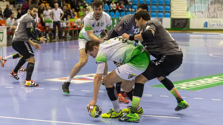 Partido de la Copa del Rey entre Helvetia Anaitasuna y el Liberbank Ciudad Encantada (33). IÑIGO ALZUGARAY