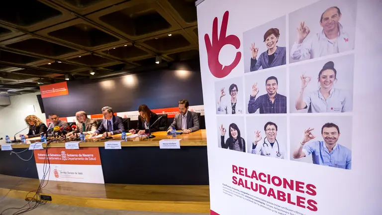 El consejero de Salud, Fernando Domínguez, presenta una campaña de sensibilización en la víspera del Día contra la Agresiones en el Ambito Sanitario (08). IÑIGO ALZUGARAY