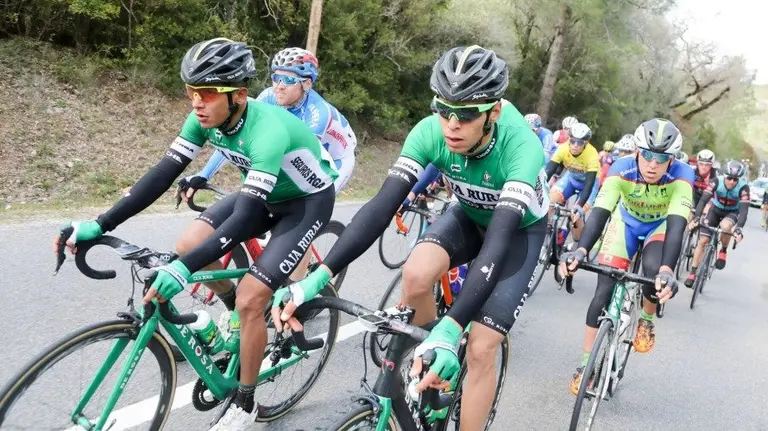 El Caja Rural en la Classica Arrabida.