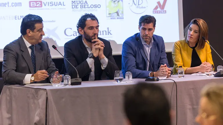 Jorge Garbajosa y Raúl Chapado participan en el _Foro Deporte y Sociedad_ en Pamplona (15). IÑIGO ALZUGARAY