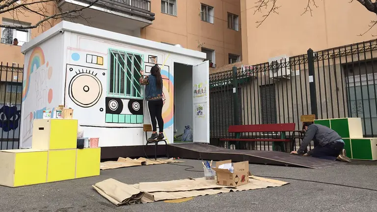 Instalación de la caseta enla que estará  la radio CEDIDA