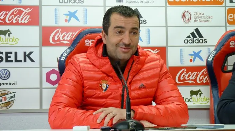 Diego Martínez en rueda de prensa en Tajonar.