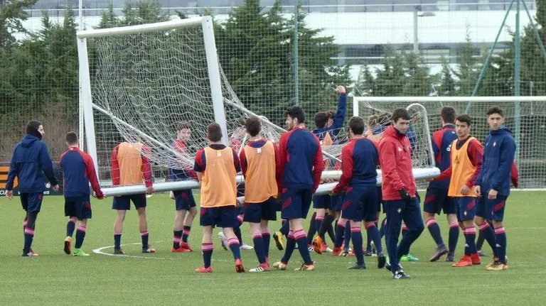 Entrenamiento de Osasuna B en  Tajonar-1
