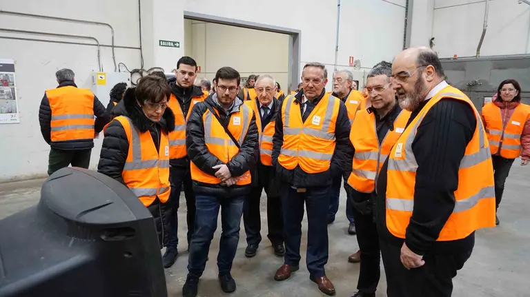 Visita e inauguración de la nueva planta de Aspace en Aoiz, con la presencia del consejero Laparra