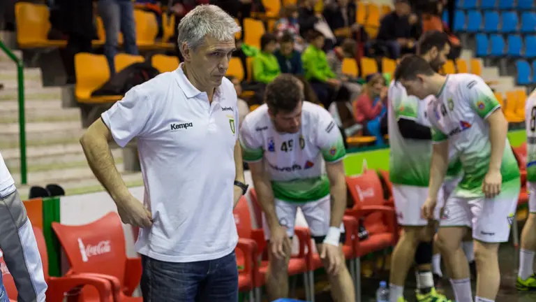 Partido de la vigésima tercera jornada de la Liga Loterías Asobal entre Helvetia Anaitasuna y Balonmano Benidorm (02). IÑIGO ALZUGARAY