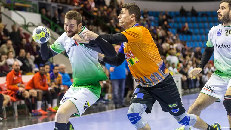 Partido de la vigésima tercera jornada de la Liga Loterías Asobal entre Helvetia Anaitasuna y Balonmano Benidorm (44). IÑIGO ALZUGARAY