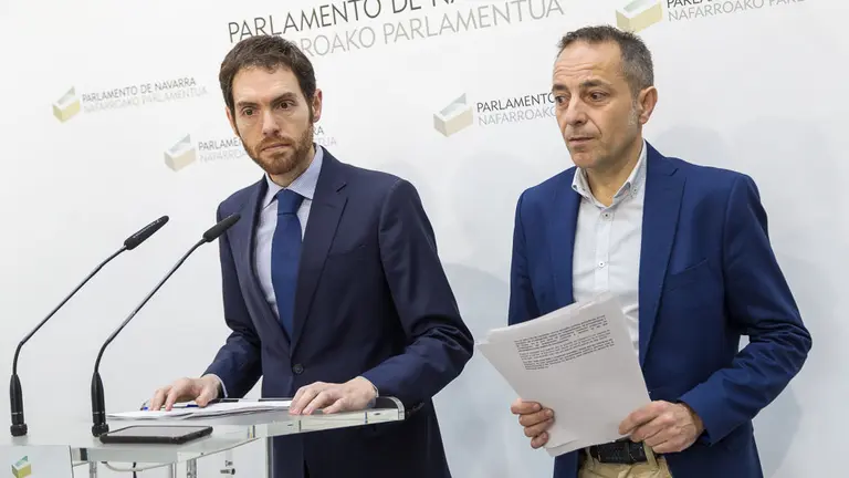 Sergio Sayas y Juan Luis Sánchez de Muniáin informan de las conclusiones de UPN sobre la comisión de investigación de la planta de biometanización de Ultzama (12). IÑIGO ALZUGARAY