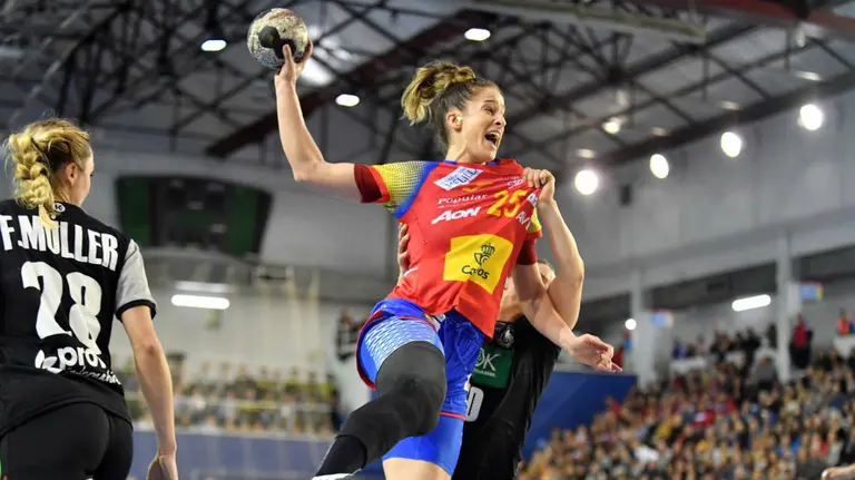 La navarra Nerea Pena con la Selección Española. Twitter Rfebm.