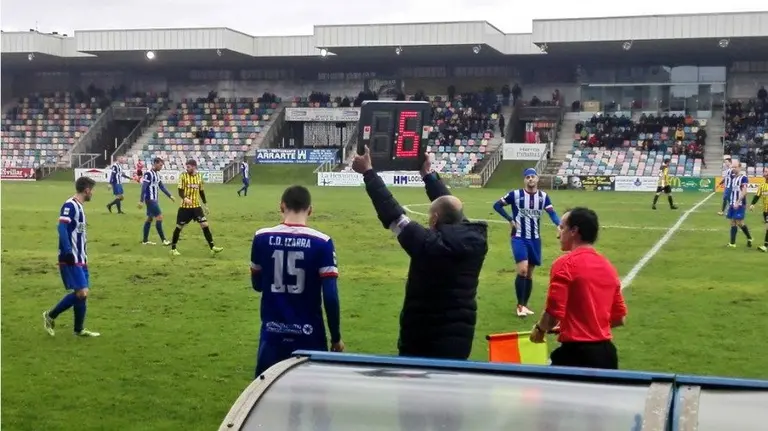 Partido del Izarra en Lasesarre. Twitter Izarra.