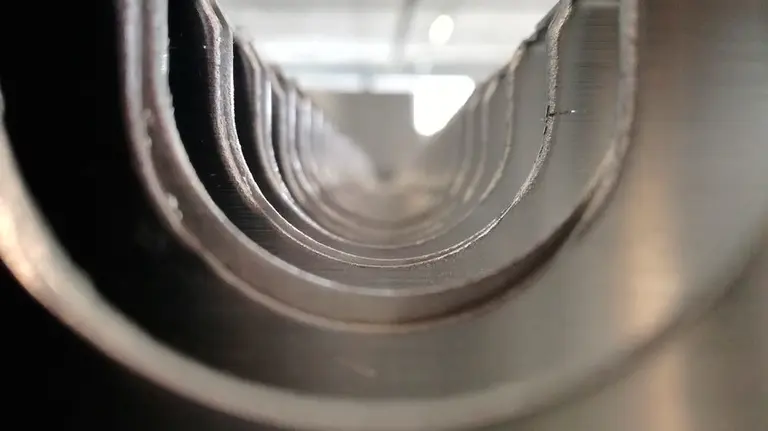 Imagen de un conducto de ventilación partido en dos. ARCHIVO