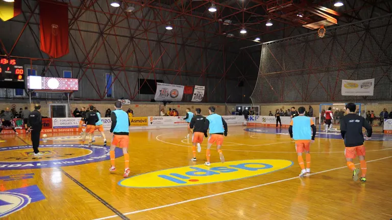 El Aspil Vidal Ribera Navarra calienta antes de un partido esta temporada. RIBERA NAVARRA FS