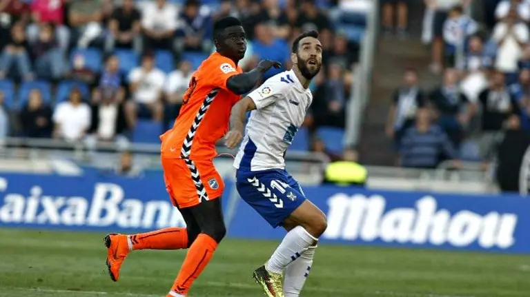Carlos Ruiz en un partido del equipo insular. Web CD Tenerife.