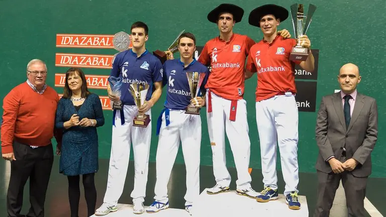 Podio del campeonato de Segunda de pelota ASPE