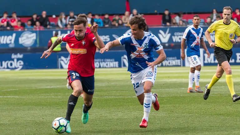 Rober Ibáñez. Partido de Liga entre Osasuna y Tenerife disputado en El Sadar (12). IÑIGO ALZUGARAY