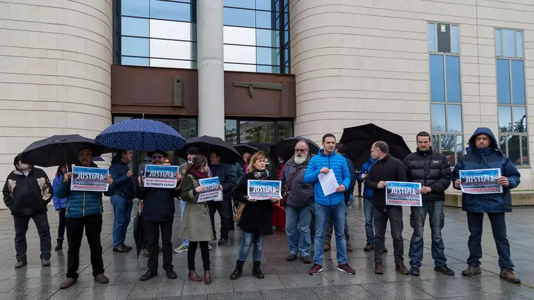 Concentración de ELA, LAB, ESK, CGT, STEILAS, EHNE e HIRU para  para solicitar 'Justicia en el caso Altsasu' (05). IÑIGO ALZUGARAY