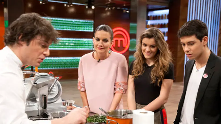 La navarra Amaia Romero y el catalán Alfred García, representantes de España en Eurovisión, participarán en un programa de la sexta temporada de 'MasterChef'. RTVE