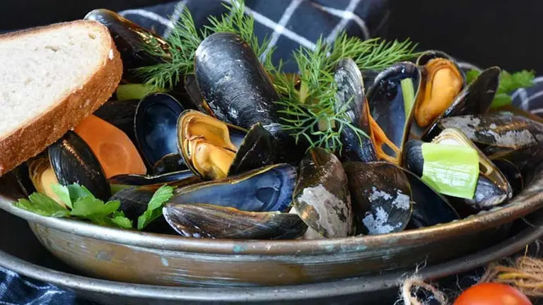 Imagen de recurso de un plato de mejillones