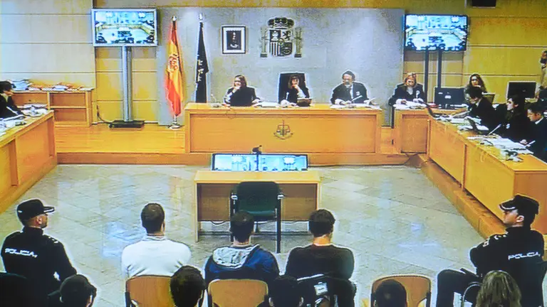 Primer día de juicio por la agresión a guardias civiles en Alsasua en 2017. PABLO LASAOSA 12