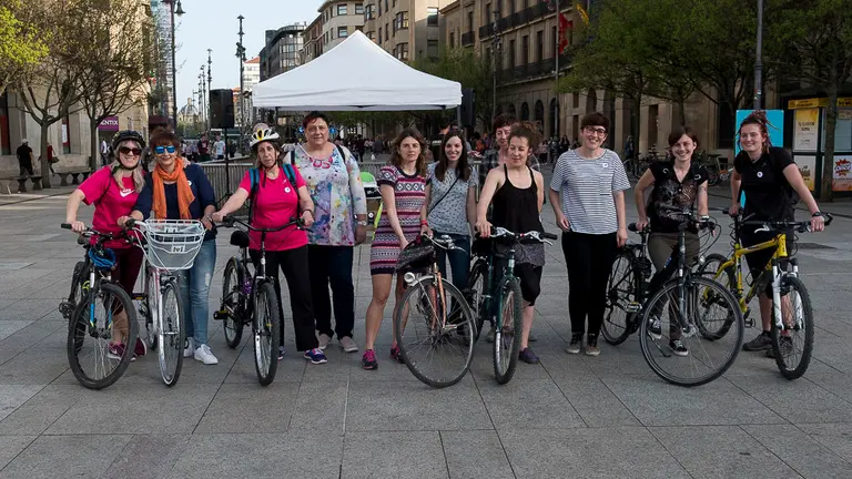El Ayuntamiento de Pamplona se suma al Día de la Bicicleta con diversas actividades. PABLO LASAOSA 08