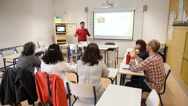 Jornada de puertas abiertas en la Escuela Oficial de Idiomas de Pamplona para celebrar su 40 aniversario. PABLO LASAOSA (11)