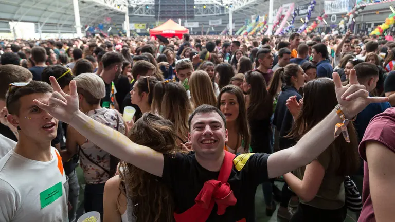 Carpa de Primavera de la UPNA celebrada en el patinódromo del Club Deportivo Amaya (225). IÑIGO ALZUGARAY