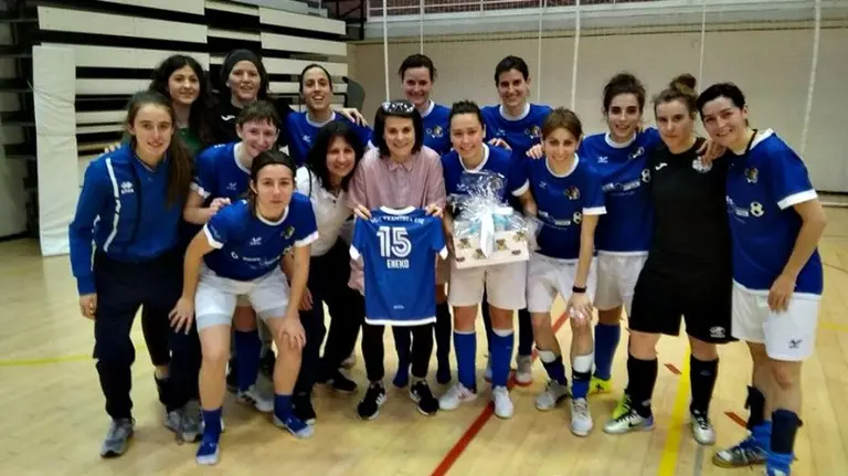 Las jugadoras del Txantrea FSF en Arrosadía. Facebook Txantrea.