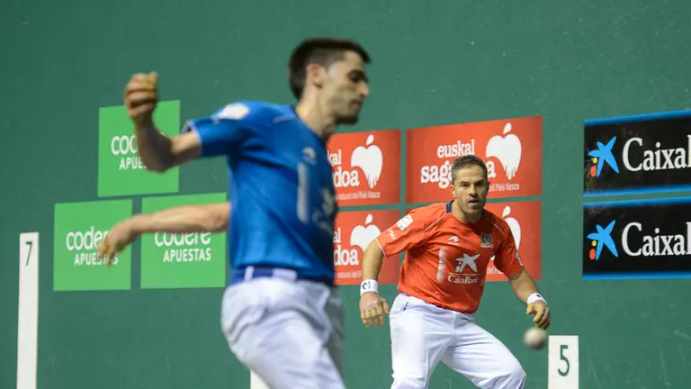 Olaizola - Albisu se enfrentan en el frontón Labrit. PABLO LASAOSA 18