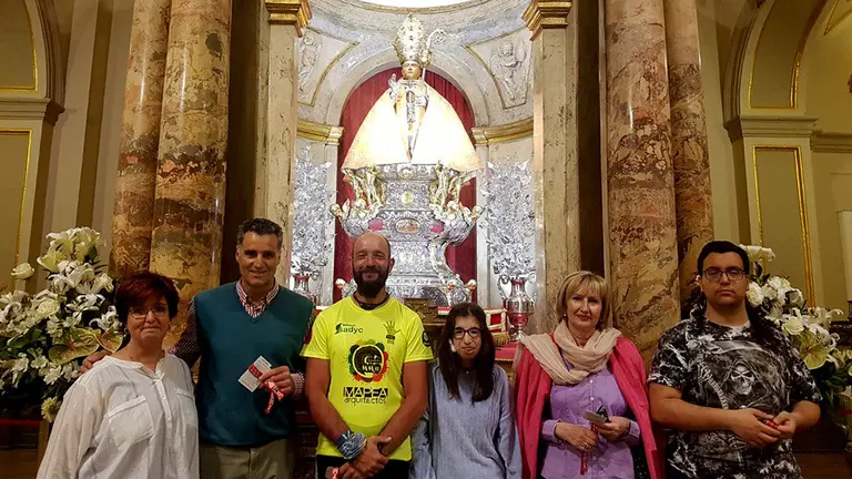 Miguel Ángel Palomino ha pedaleado desde Jerez hasta Pamplona para ayudar a Emma, una bebé que nació con el Síndrome de Treacher Collins IMAGEN CEDIDA