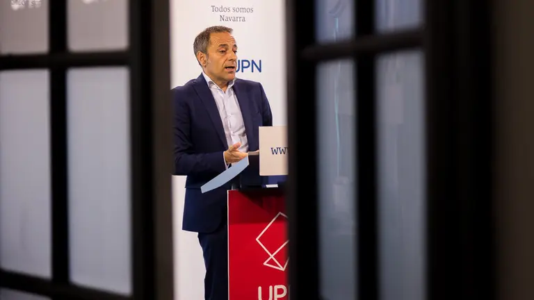 El portavoz de UPN en la Comisión de Hacienda y Política Financiera del Parlamento, Juan Luis Sánchez de Muniáin, analiza la campaña del IRPF (21). IÑIGO ALZUGARAY