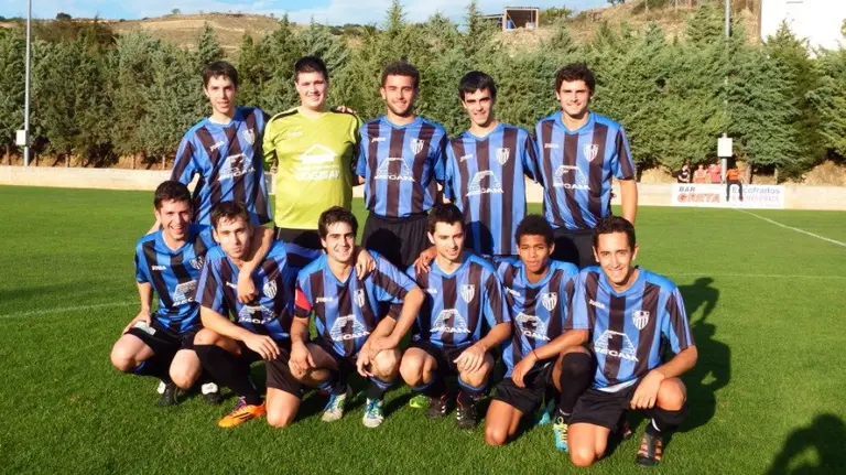 El Zarramonza en su campo de Arróniz.