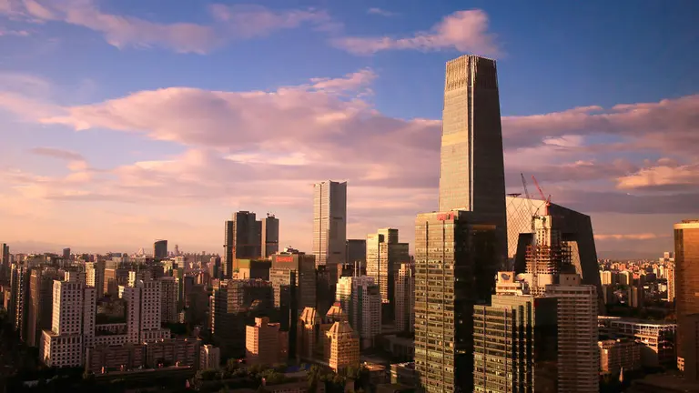 Varios rascacielos en la ciudad china de Beijing. ARCHIVO