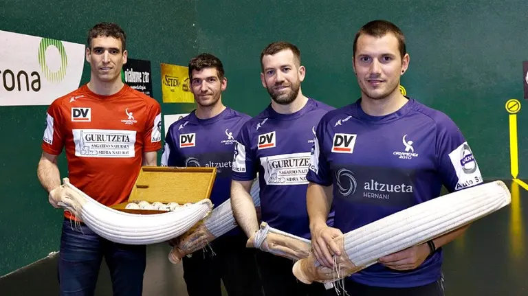 Elección de material para la final del torneo de la sidra.