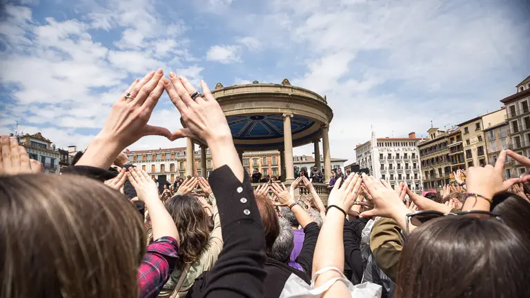 Multitudinaria manifestación convocada por el movimiento feminista en contra de la sentencia del caso de violación de &#39;La Manada&#39; (57). IÑIGO ALZUGARAY