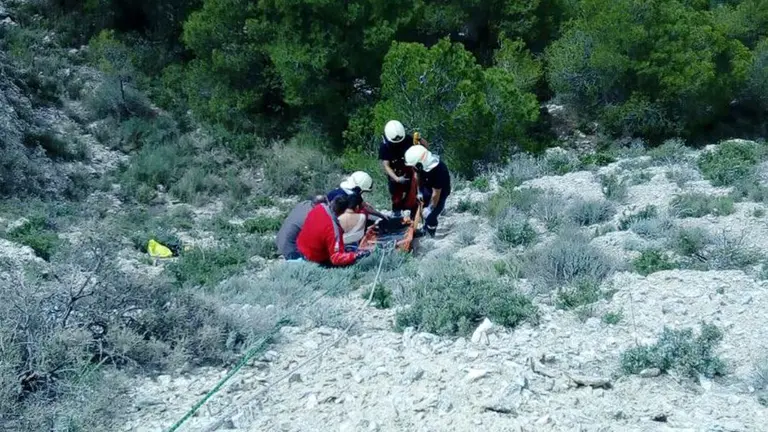 Persona despeñada en Valtierra (2) POLICÍA FORAL