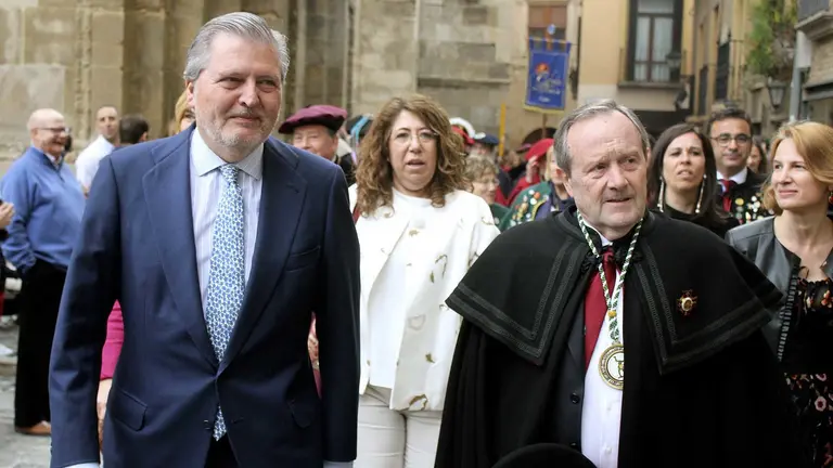 Méndez de Vigo es nombrado Caballero de Honor de la Orden del VolatÍn en Tudela CEDIDA