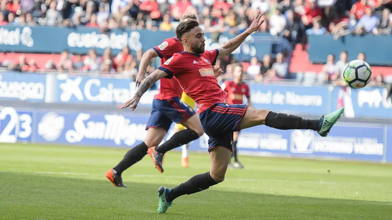 Rober Ibáñez en el partido Osasuna - Lugo. PABLO LASAOSA 12