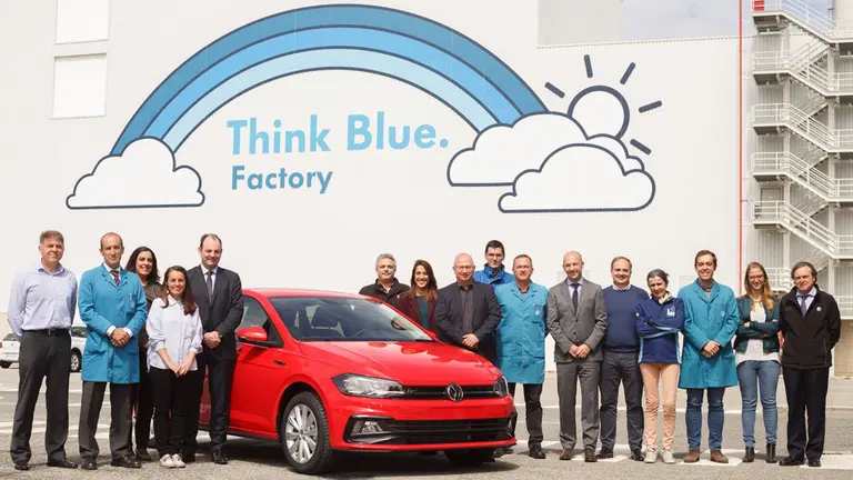 Coordinadores y padrinos de la estrategia TRANSFORM.FACTORY. de la fábrica de Pamplona. CEDIDA
